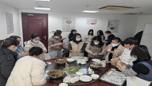 【城建新聞】歲寒隆冬至，煮餃話團(tuán)圓—浙江城建開展冬至包餃子活動(dòng)